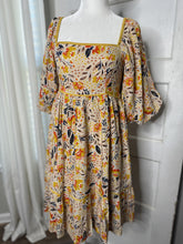 Load image into Gallery viewer, Vintage floral dress