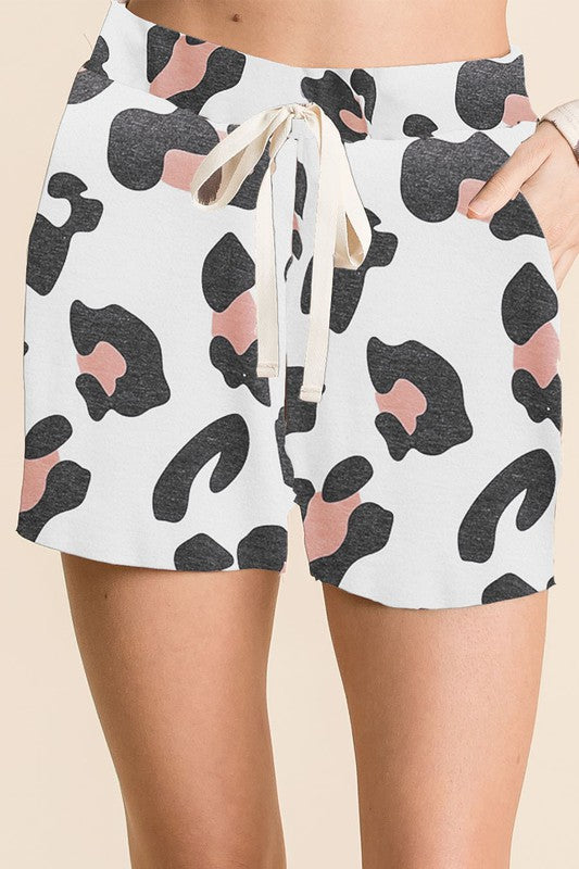 Large leopard comfy shorts