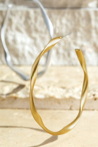 Chic metal twist hoops in GOLD & SILVER OPTIONs