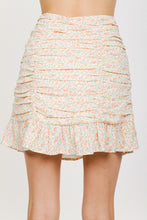 Load image into Gallery viewer, Rushed Detail floral printed mini skirt